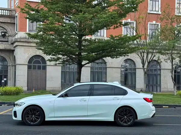 BMW 3 Series 2021