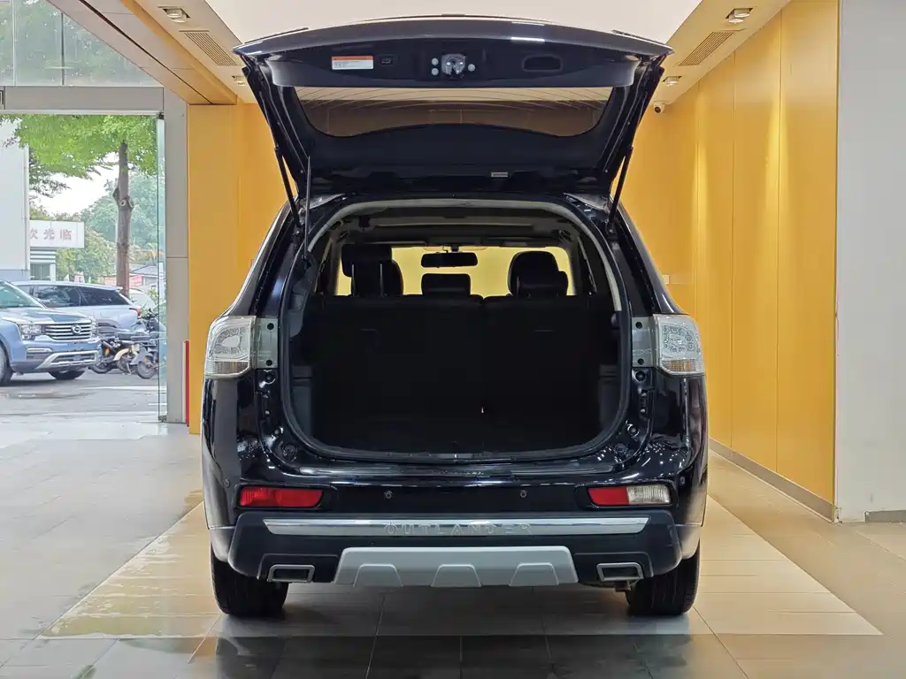 Mitsubishi Outlander 2014 — фото 27