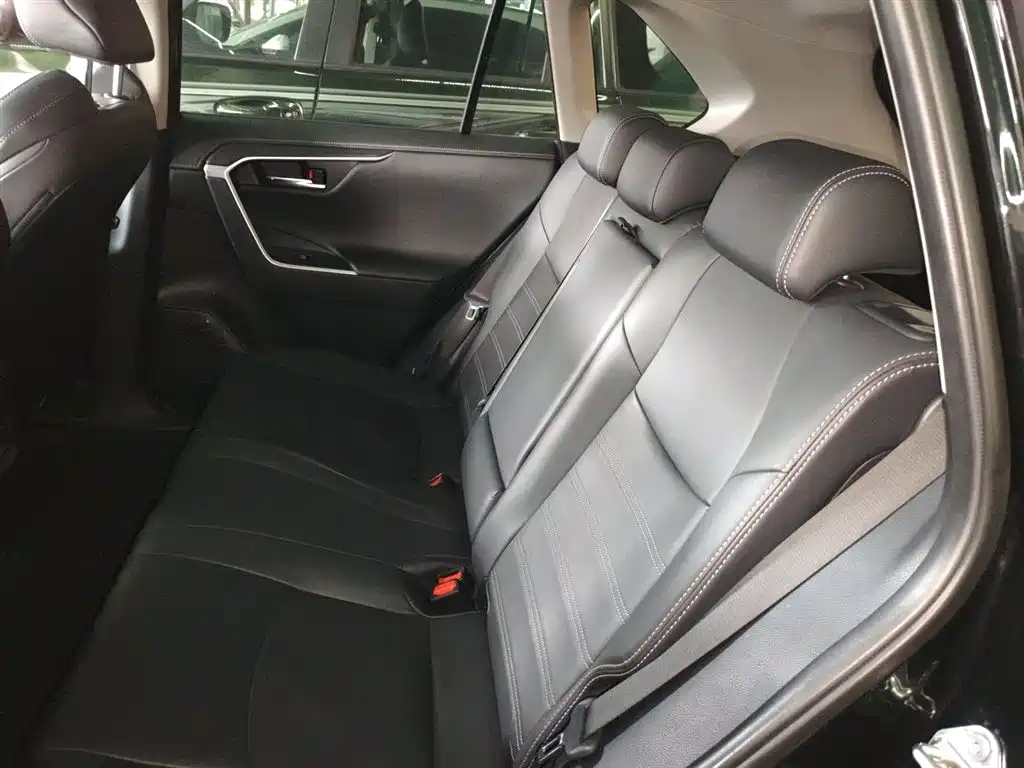Toyota Wildlander 2022 — фото 13