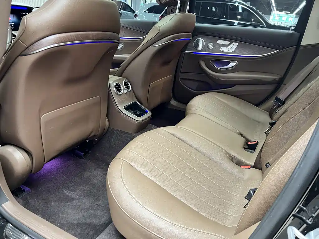 Mercedes-Benz E-Class 2021 — фото 12