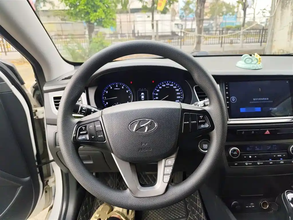 Hyundai Mistra 2014 — фото 11