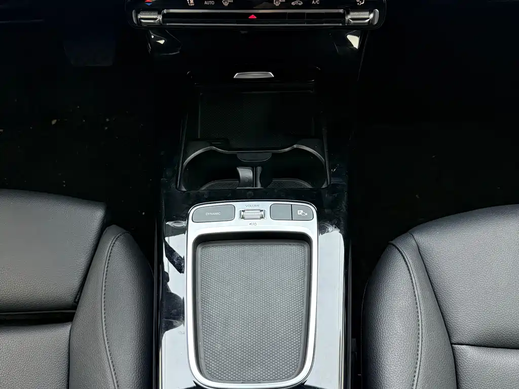 Mercedes-Benz A-Class 2023 — фото 10