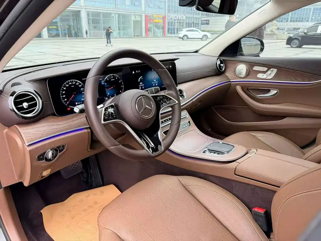 Mercedes-Benz E-Class 2023 — фото 9
