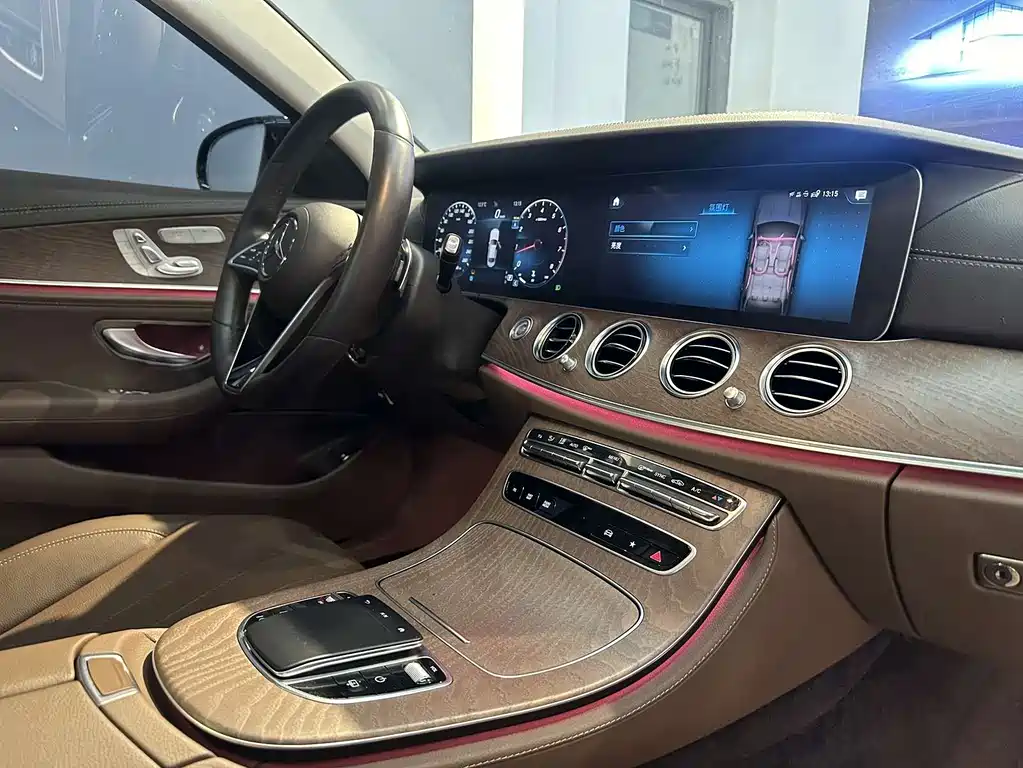 Mercedes-Benz E-Class 2022 — фото 18