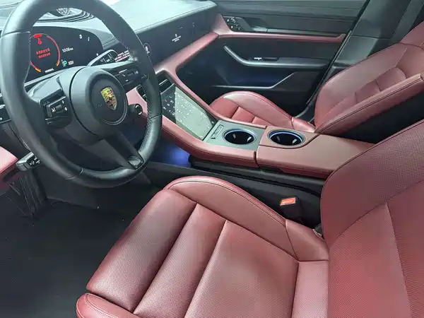 Porsche Taycan 2021