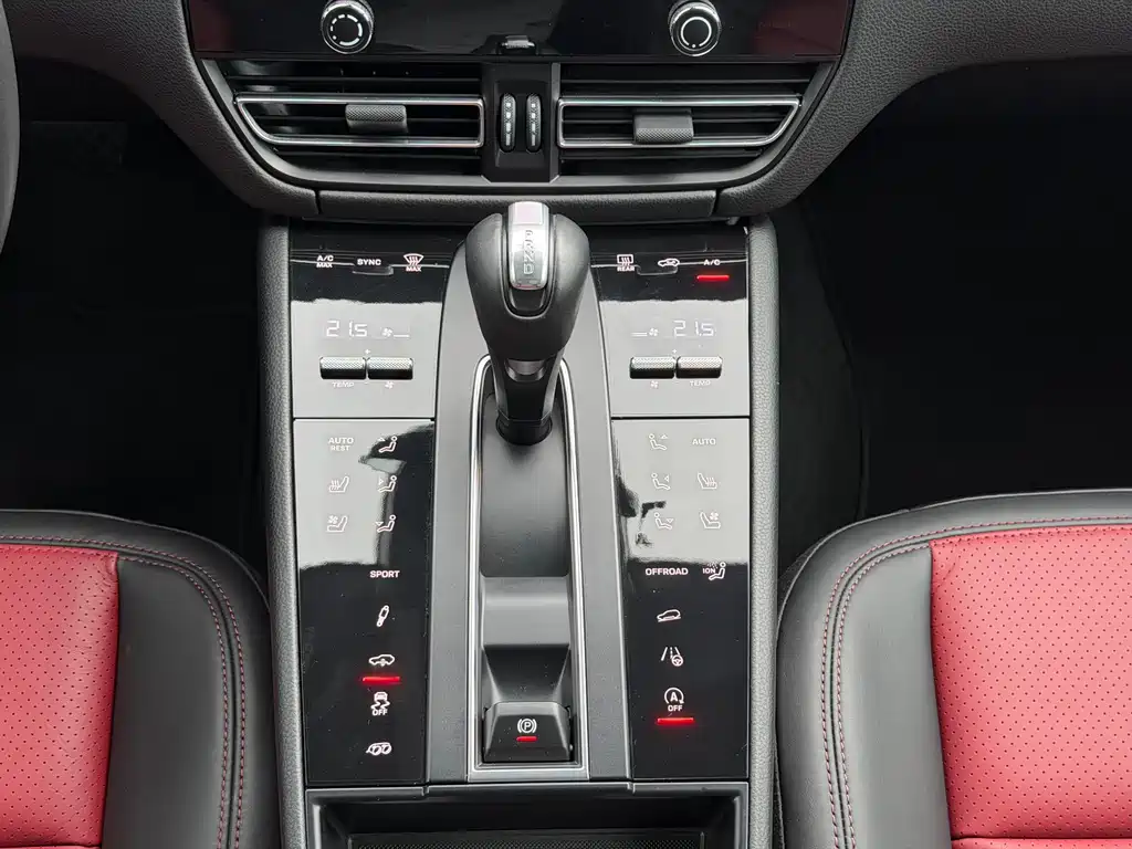 Porsche Macan 2023 — фото 16