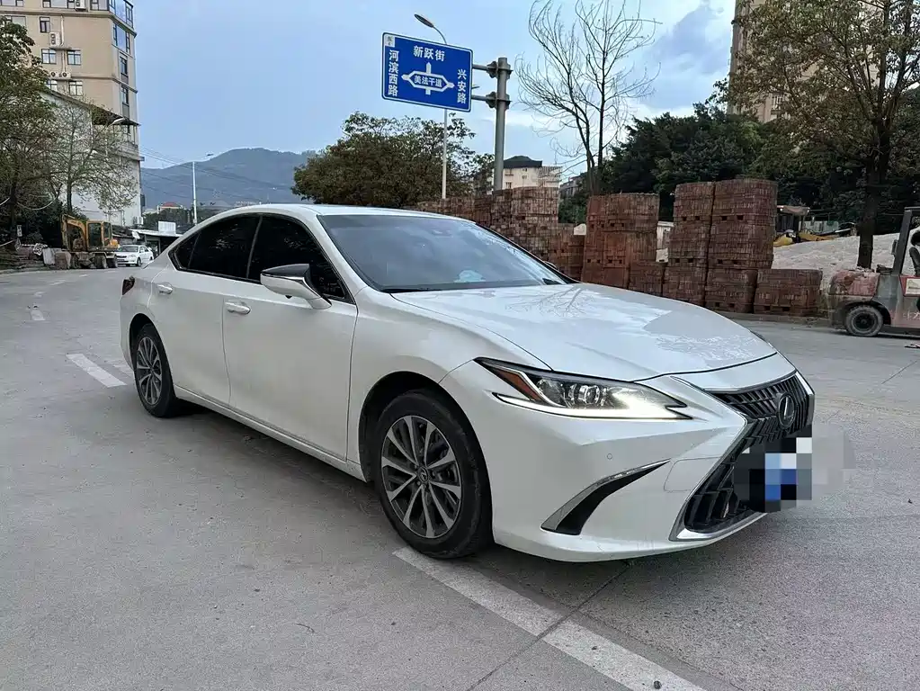 Lexus ES 2023 — фото 3