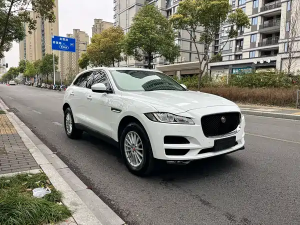 Jaguar F-PACE 2019