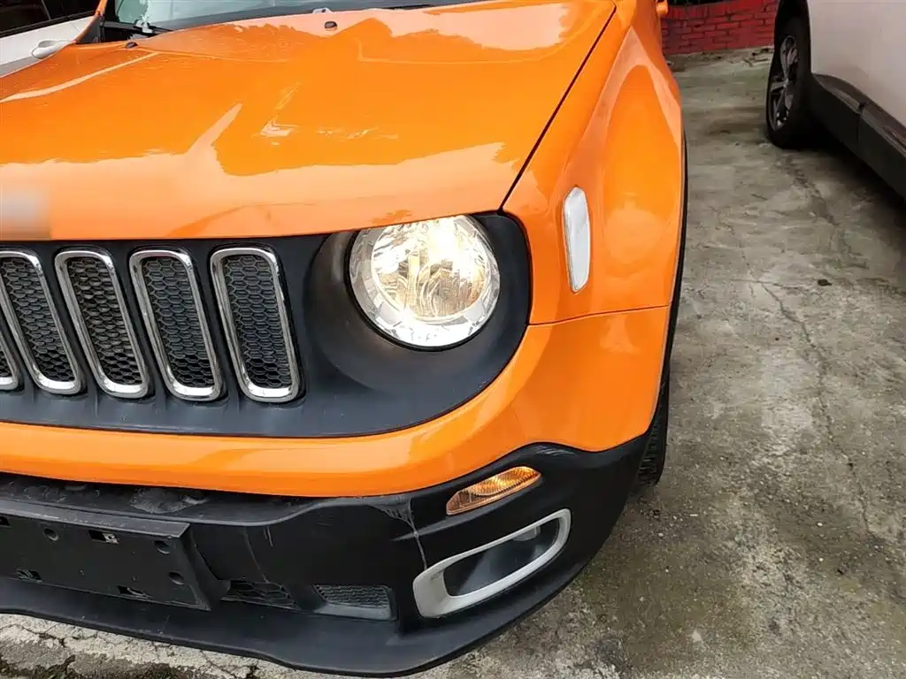 Jeep Renegade 2016 — фото 24