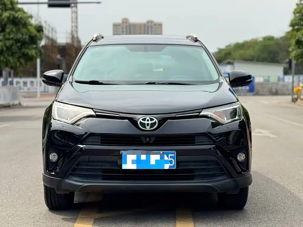 Toyota RAV4 2017 — фото 2