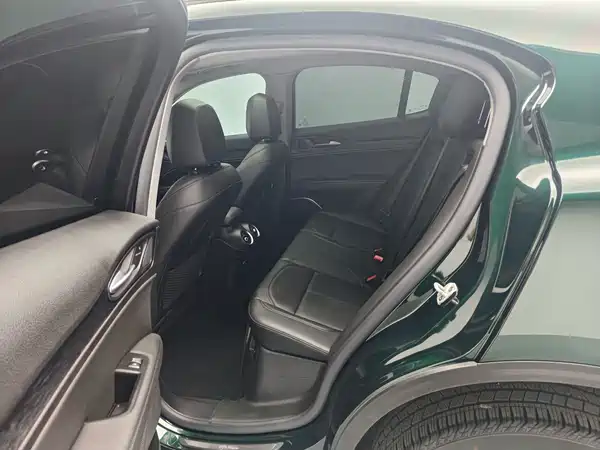 Alfa Romeo Stelvio 2021