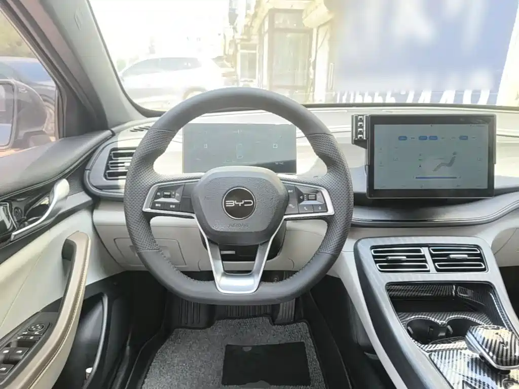 BYD Qin PLUS 2023 — фото 11