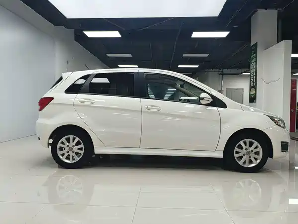 BAIC Motor E Series 2014