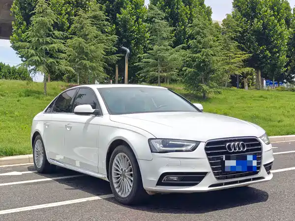 Audi A4L 2016