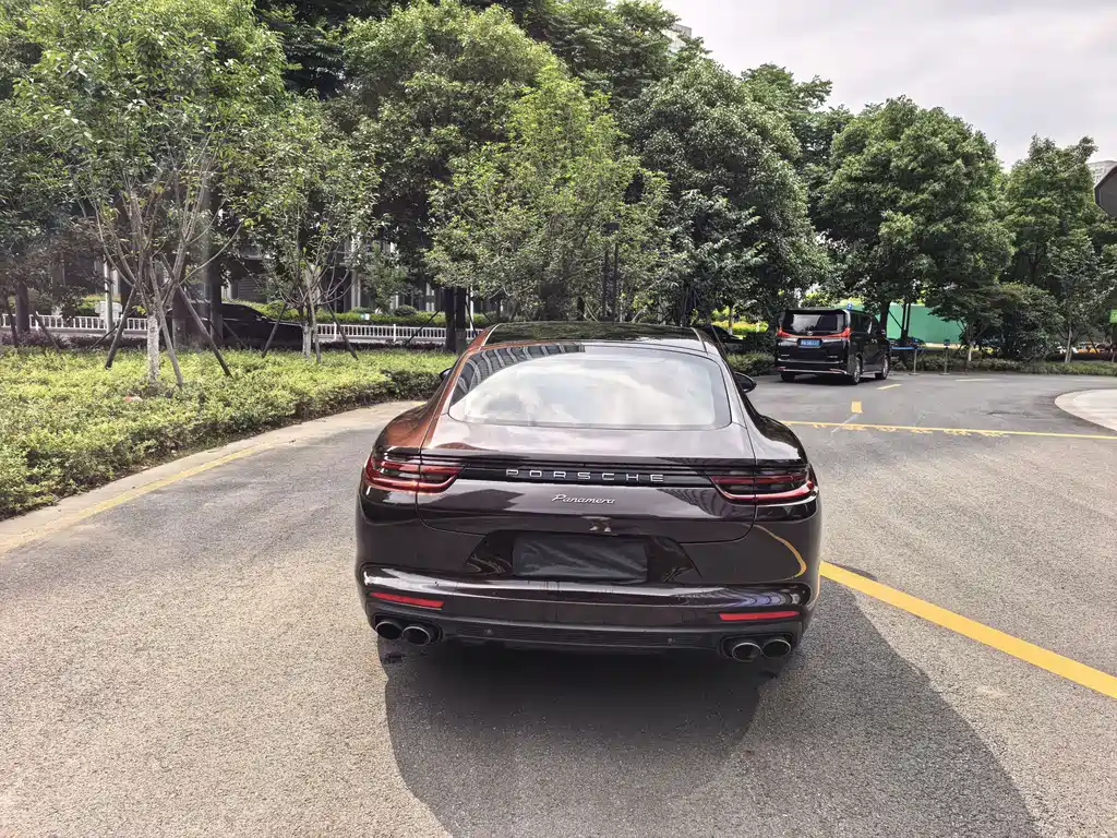 Porsche Panamera 2018 — фото 15