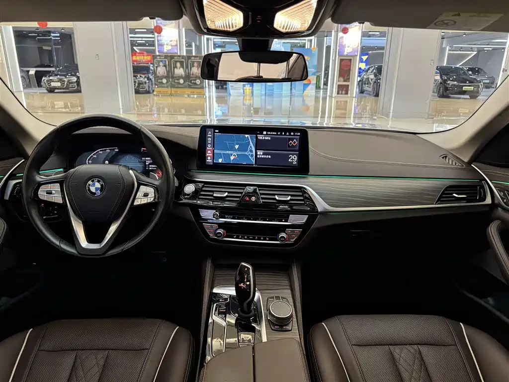 BMW 5 Series 2021 — фото 13