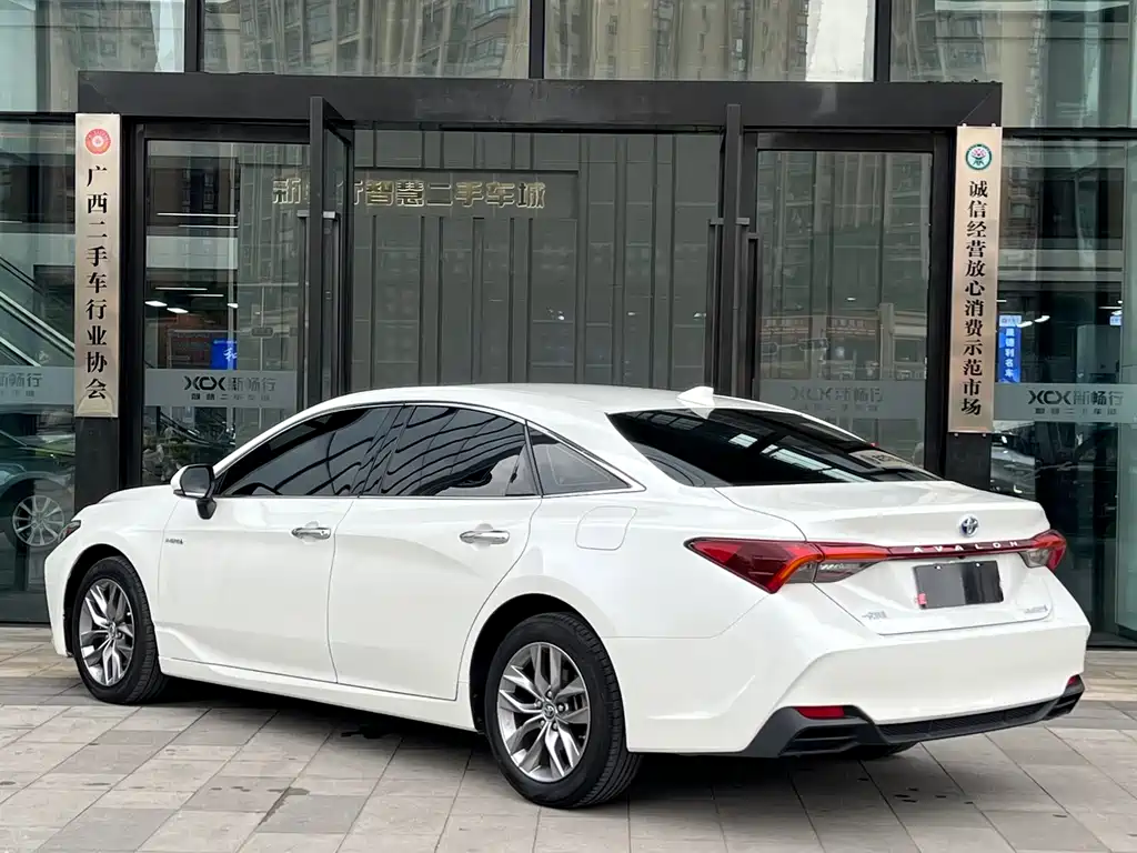 Toyota Avalon 2019 — фото 4