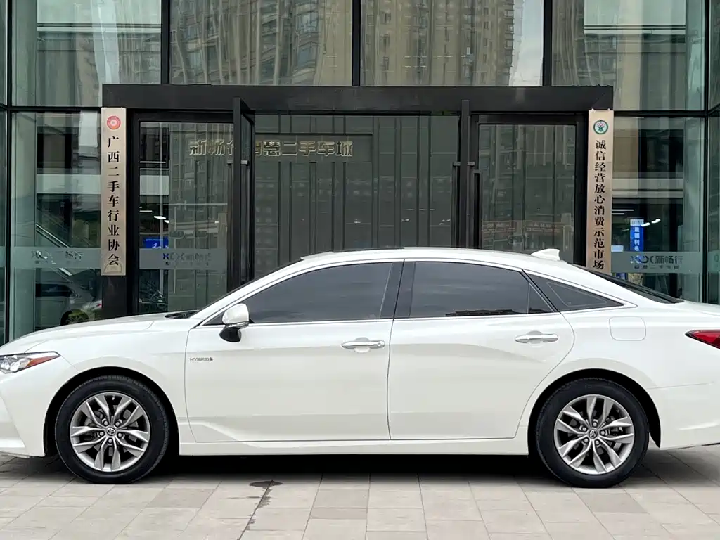 Toyota Avalon 2019 — фото 3
