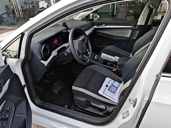 Volkswagen Golf 2023