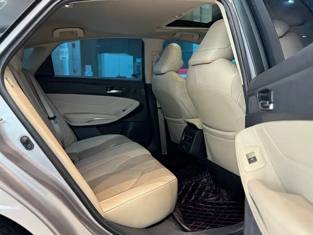 Toyota Avalon 2019 — фото 17