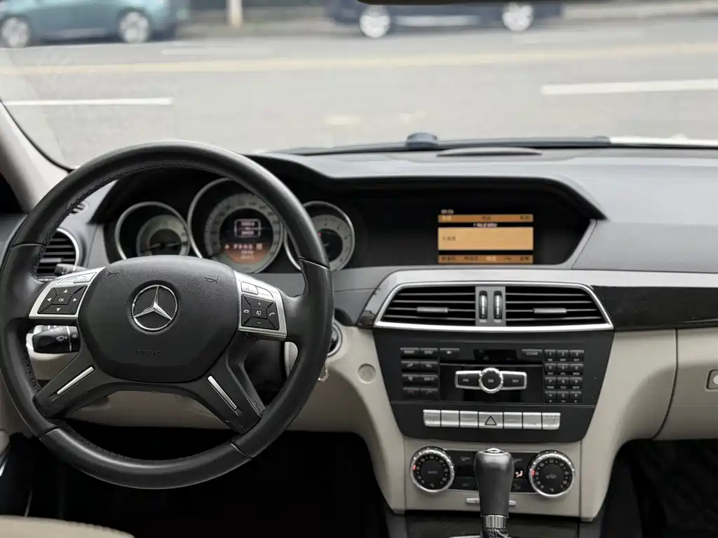 Mercedes-Benz C-Class 2012 — фото 15