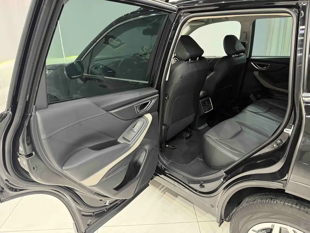 Subaru Forester 2024 — фото 16