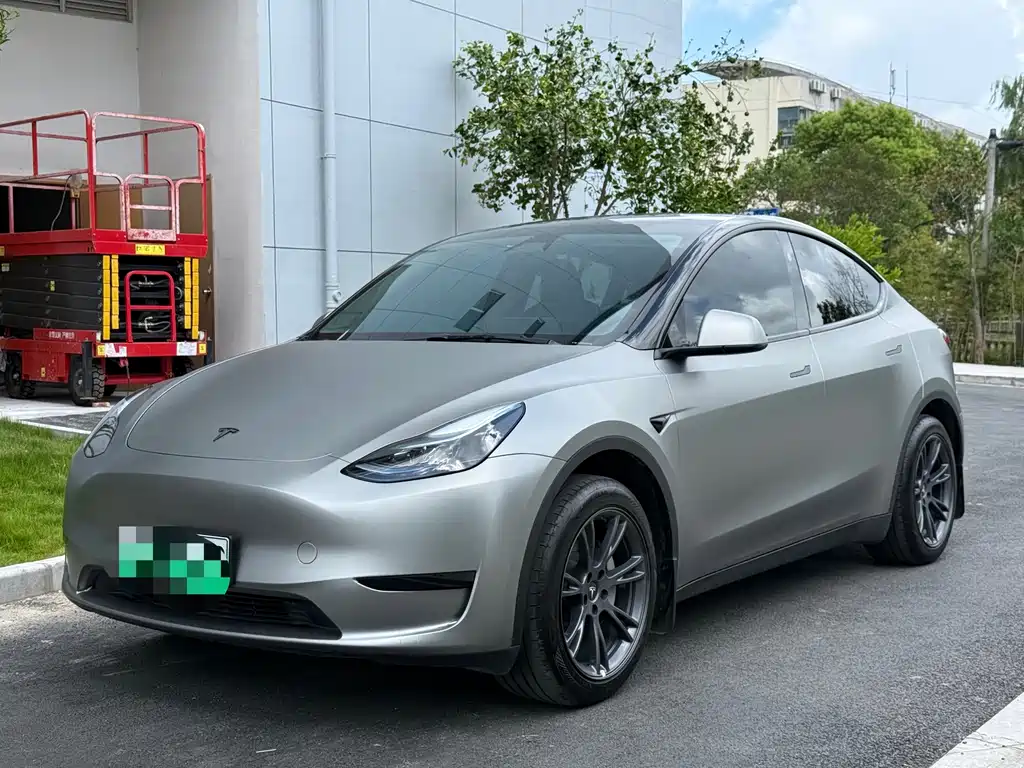 Tesla Model Y 2024 — фото 1