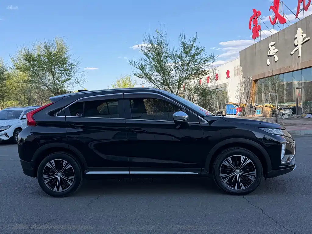 Mitsubishi Eclipse Cross 2019 — фото 4