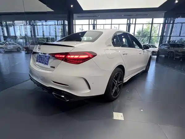 Mercedes-Benz C-Class 2024