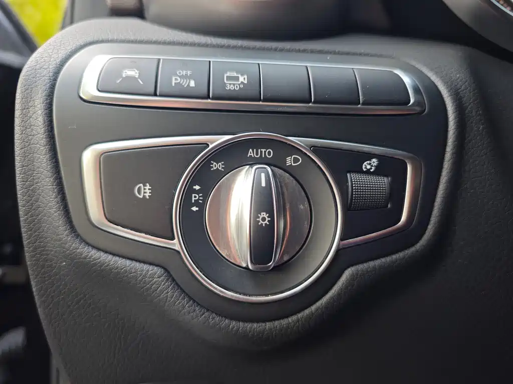 Mercedes-Benz GLC 2018 — фото 17