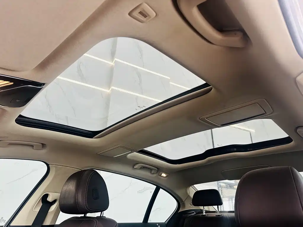 BMW 7 Series 2018 — фото 14
