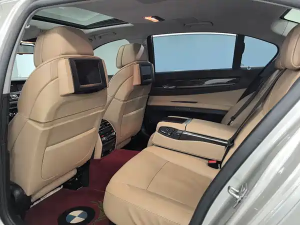 BMW 7 Series 2009
