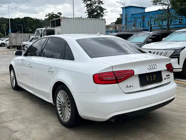 Audi A4L 2016