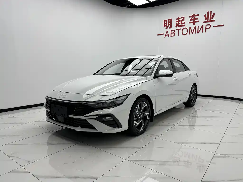 Hyundai Elantra 2023 — фото 4