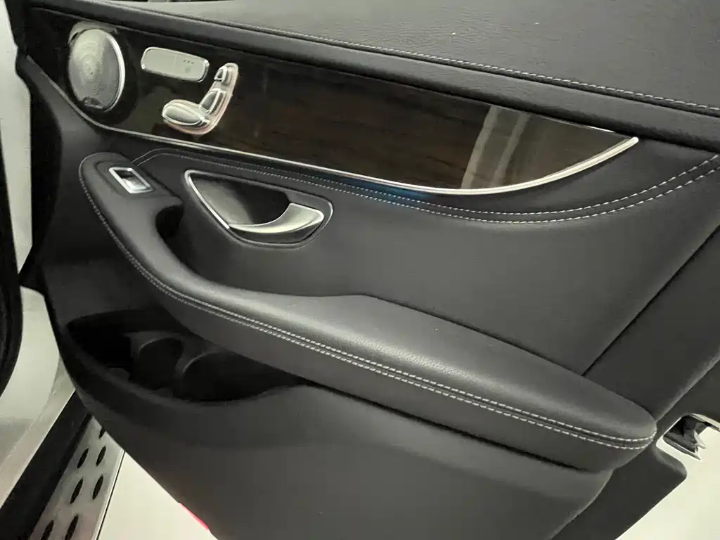 Mercedes-Benz GLC 2015 — фото 10