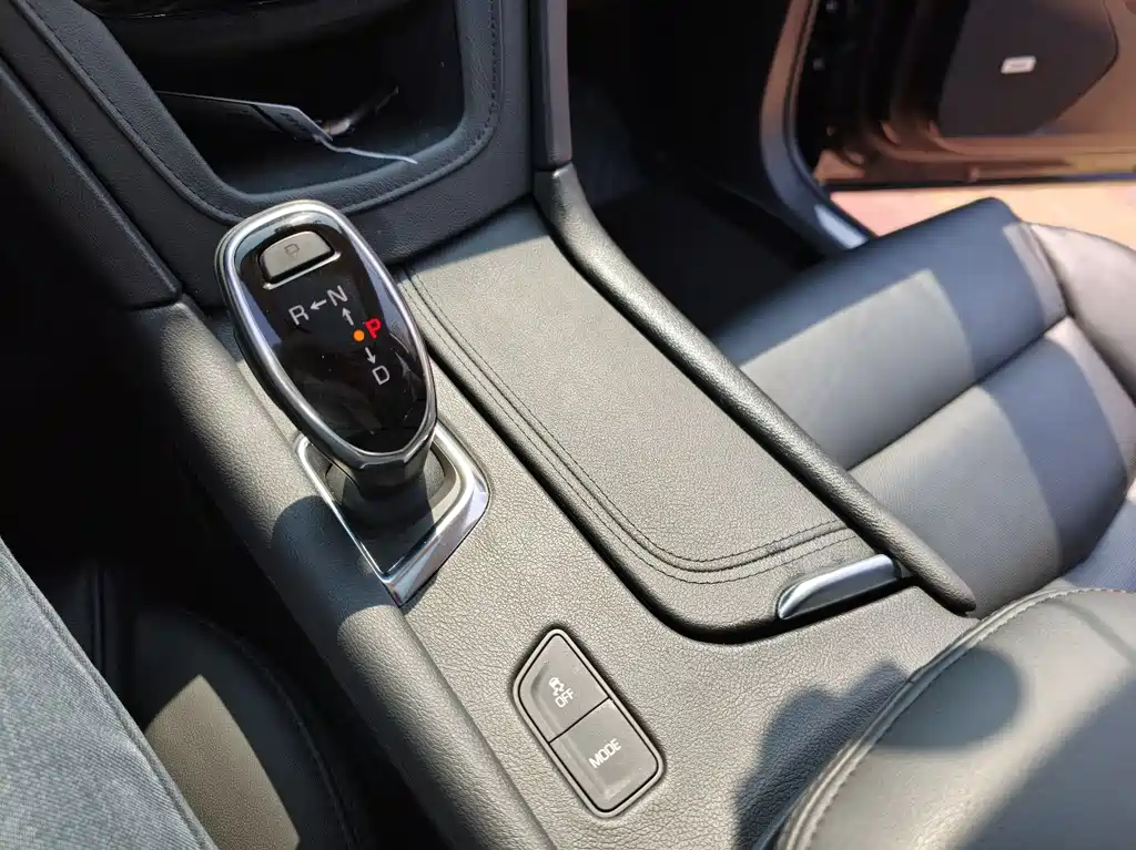 Cadillac XT5 2019 — фото 15