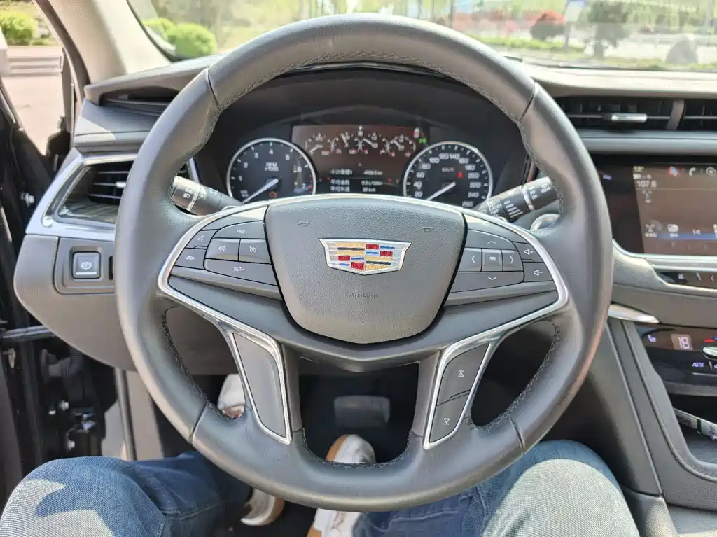 Cadillac XT5 2019 — фото 17