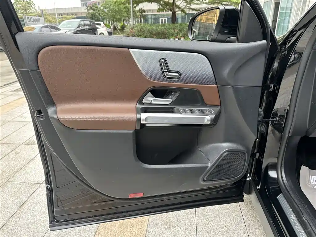 Mercedes-Benz GLB 2023 — фото 17