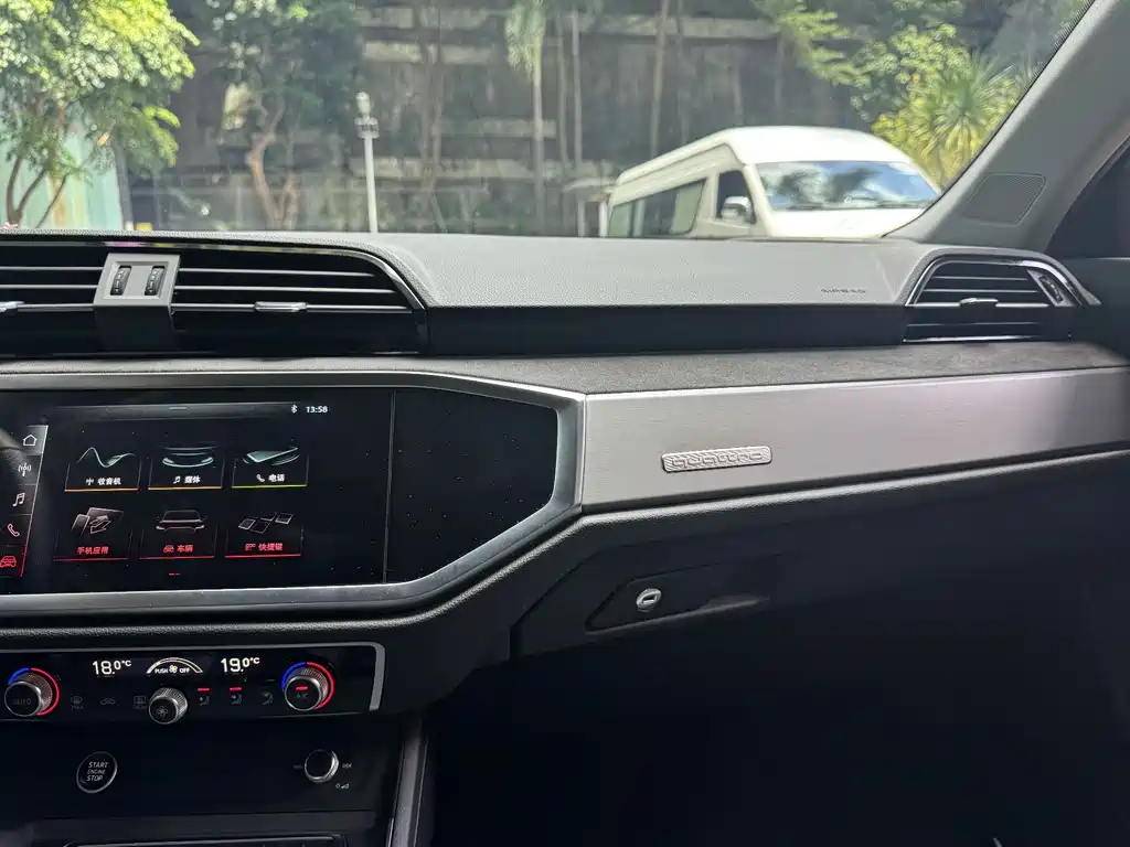 Audi Q3 Sportback 2022 — фото 14