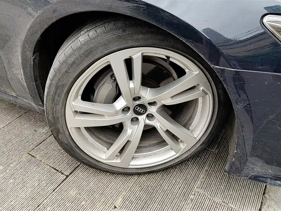 Audi A7L 2024