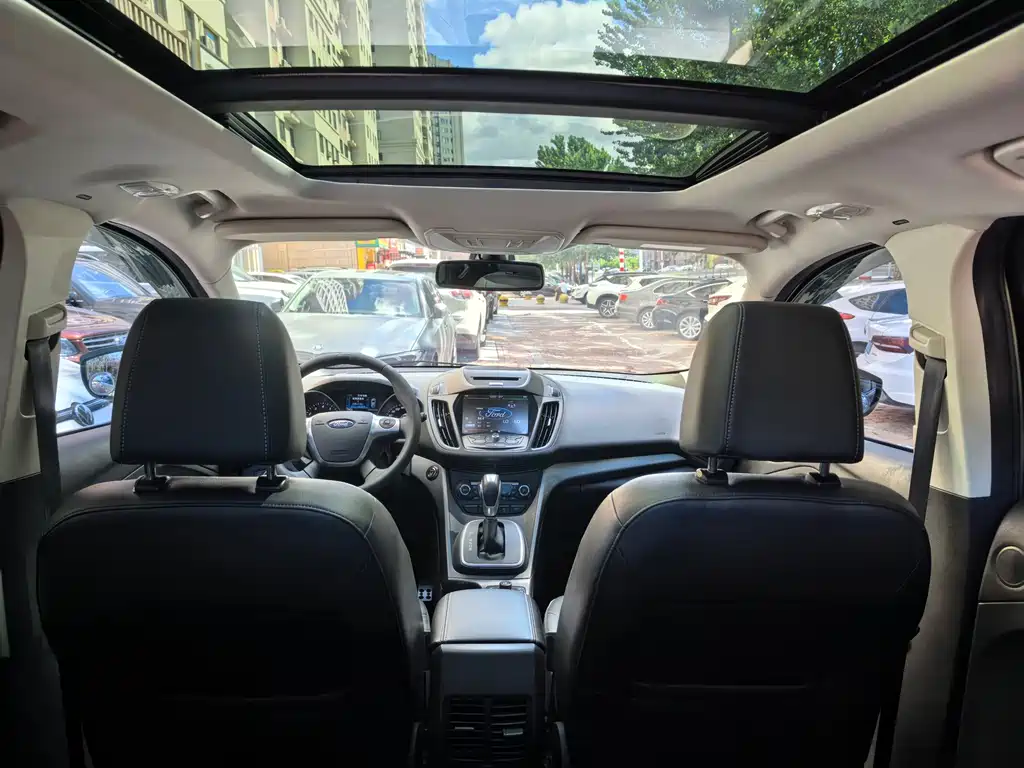 Ford Kuga 2015 — фото 10