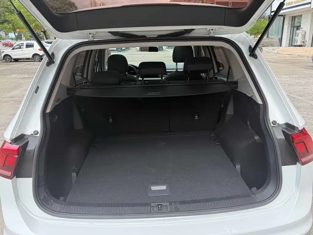 Volkswagen Tiguan L 2022 — фото 15