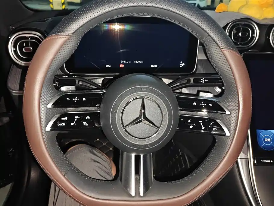Mercedes-Benz C-Class 2023 — фото 15