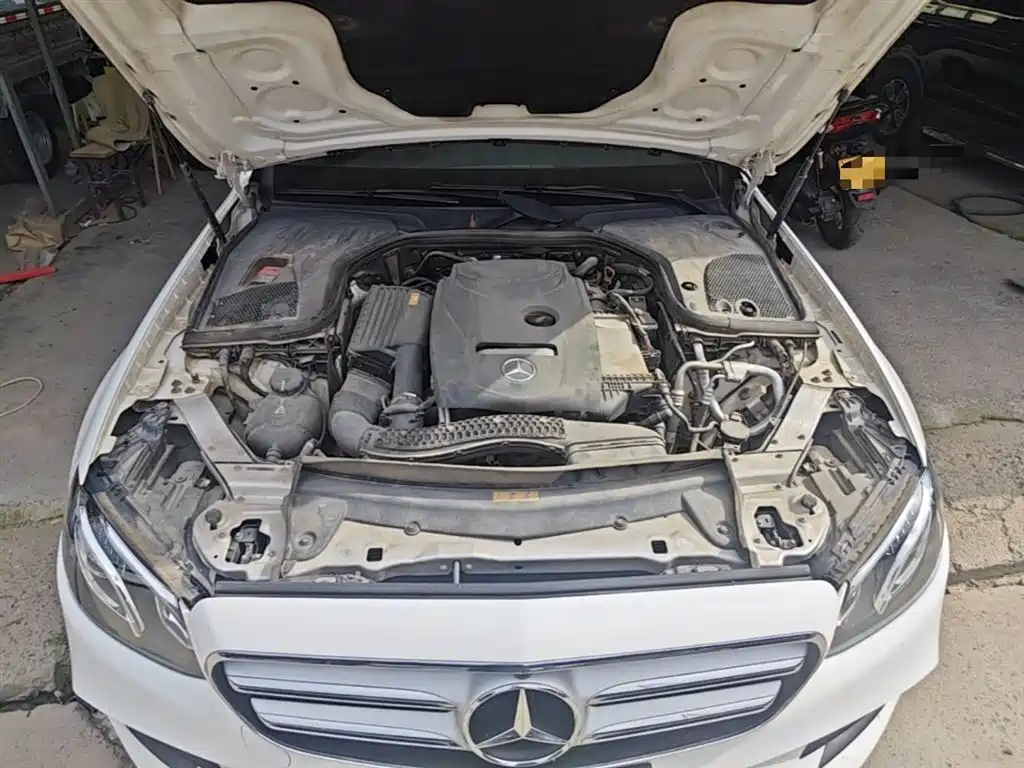 Mercedes-Benz E-Class 2018 — фото 20