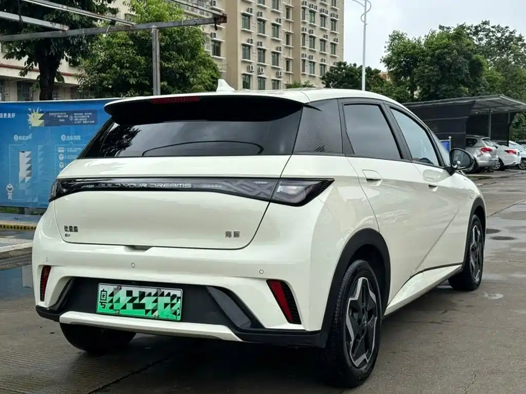 BYD Dolphin 2025
