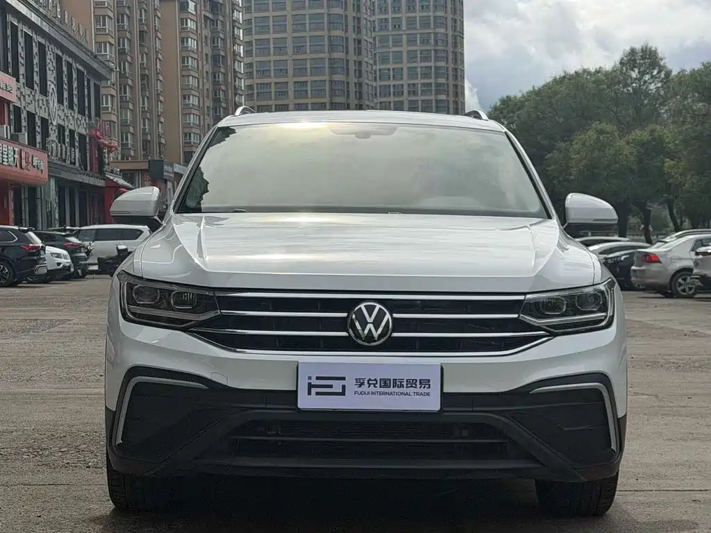 Volkswagen Tiguan L 2022 — фото 2