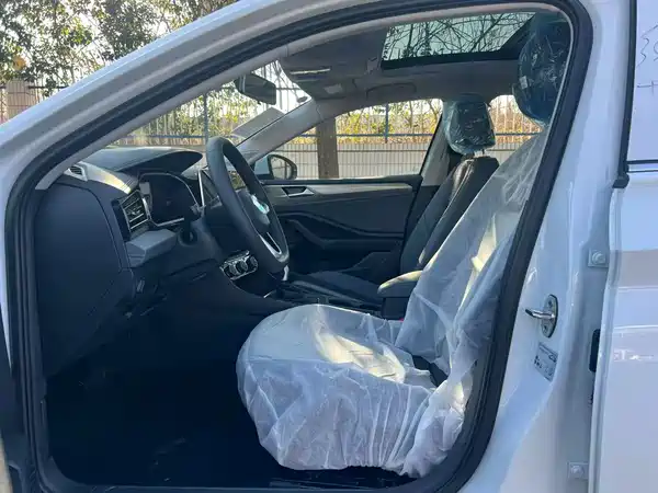 Volkswagen Sagitar 2025