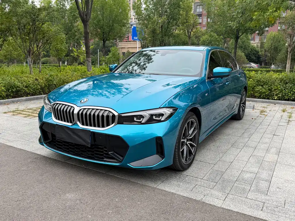 BMW 3 Series 2023 — фото 1