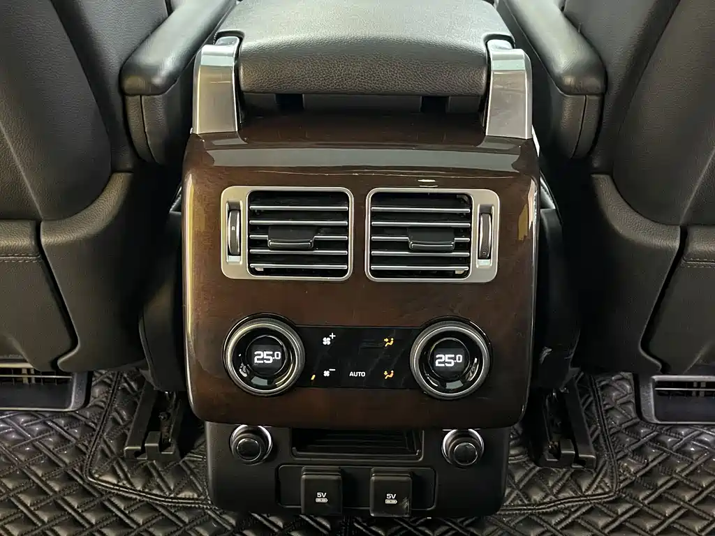 Land Rover Range Rover 2022 — фото 22