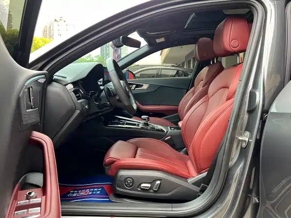 Audi A4L 2024
